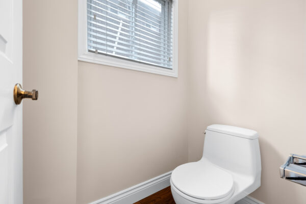 88-Garnier-Court-Toronto-Web-Salisbury-47
