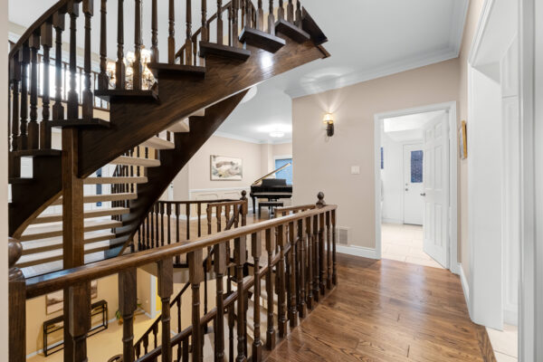 88-Garnier-Court-Toronto-Web-Salisbury-50