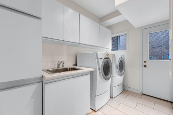88-Garnier-Court-Toronto-Web-Salisbury-51