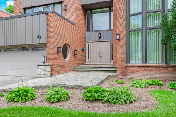88-Garnier-Court-Toronto-Web-Salisbury-7