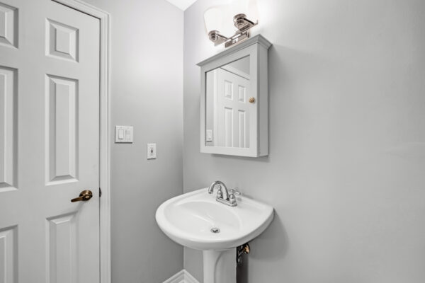 88-Garnier-Court-Toronto-Web-Salisbury-71