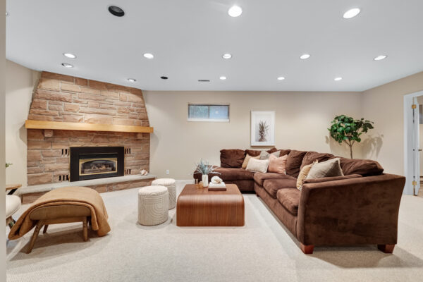 88-Garnier-Court-Toronto-Web-Salisbury-90