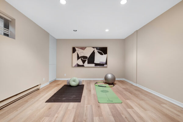 88-Garnier-Court-Toronto-Web-Salisbury-93