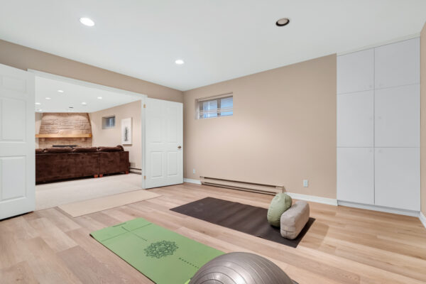 88-Garnier-Court-Toronto-Web-Salisbury-94