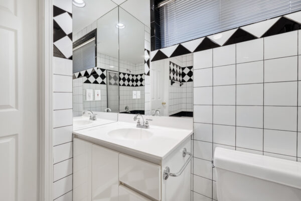 88-Garnier-Court-Toronto-Web-Salisbury-98