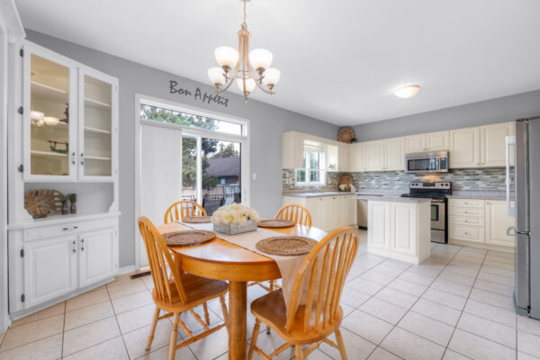 1-Hare-Farm-Gate-Stouffville-Web-Salisbury-17