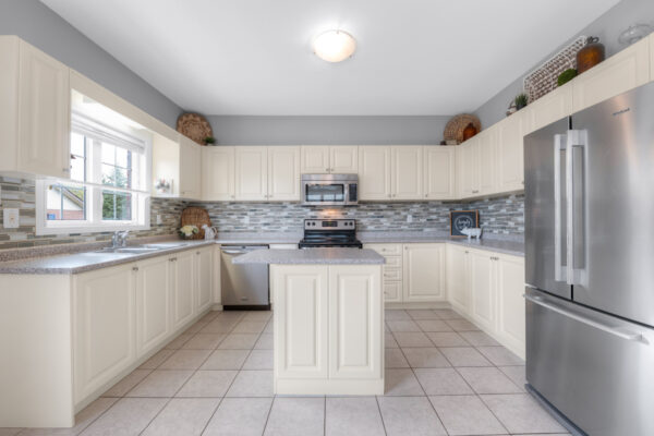 1-Hare-Farm-Gate-Stouffville-Web-Salisbury-20