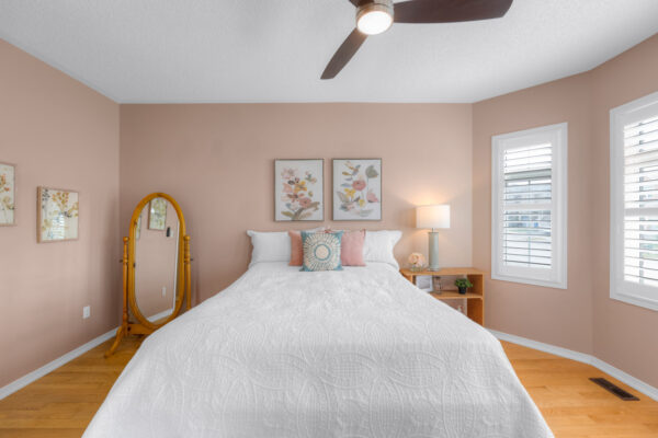 1-Hare-Farm-Gate-Stouffville-Web-Salisbury-27