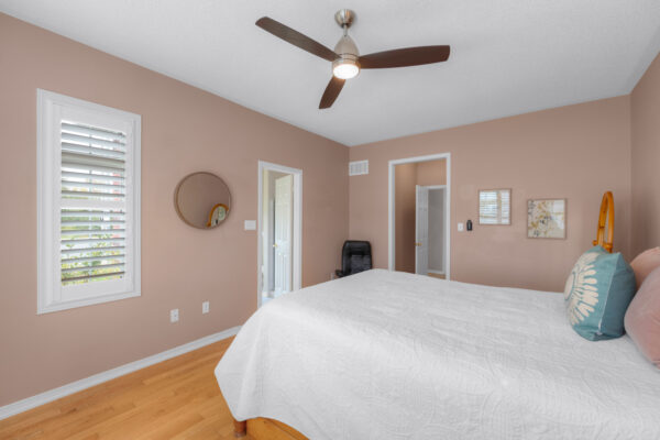 1-Hare-Farm-Gate-Stouffville-Web-Salisbury-28