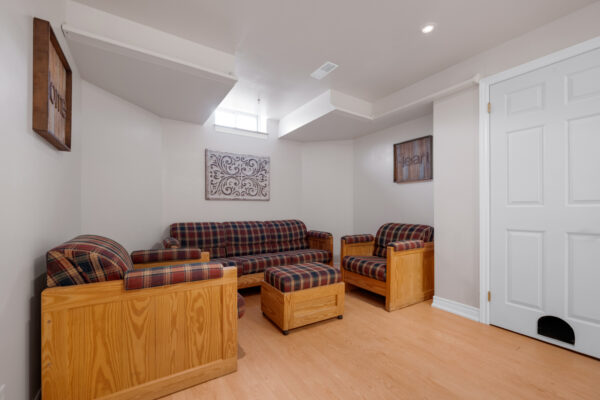 1-Hare-Farm-Gate-Stouffville-Web-Salisbury-41