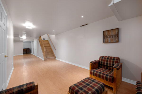 1-Hare-Farm-Gate-Stouffville-Web-Salisbury-42