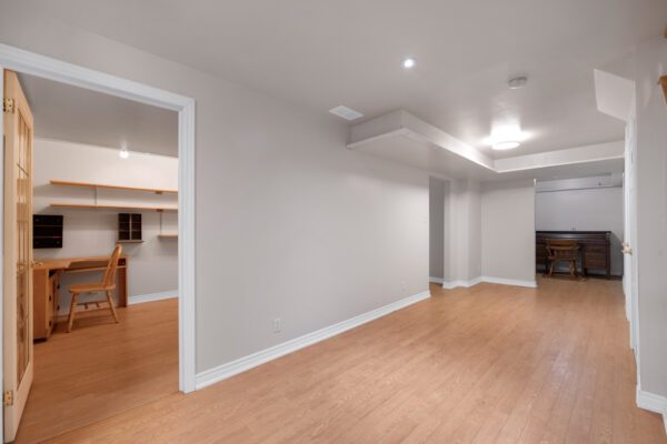 1-Hare-Farm-Gate-Stouffville-Web-Salisbury-43