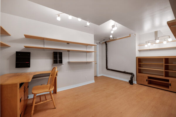 1-Hare-Farm-Gate-Stouffville-Web-Salisbury-44