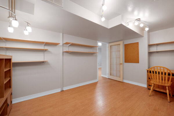 1-Hare-Farm-Gate-Stouffville-Web-Salisbury-45