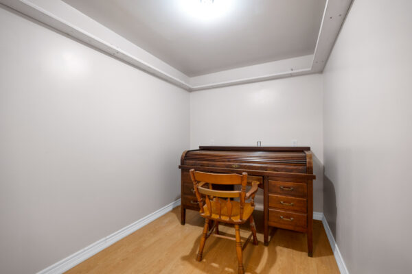 1-Hare-Farm-Gate-Stouffville-Web-Salisbury-51