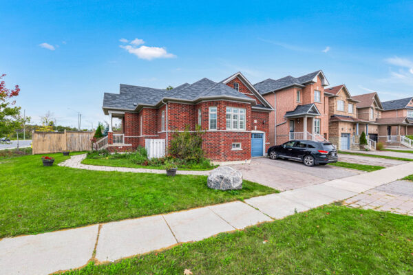 1-Hare-Farm-Gate-Stouffville-Web-Salisbury-54