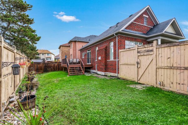 1-Hare-Farm-Gate-Stouffville-Web-Salisbury-58