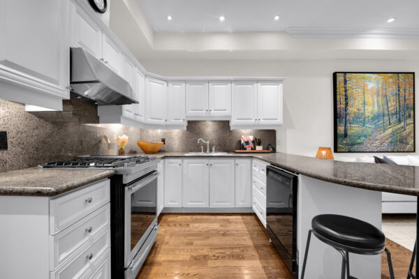 104-Pleasant-Boulevard-Toronto-Web-Salisbury-15