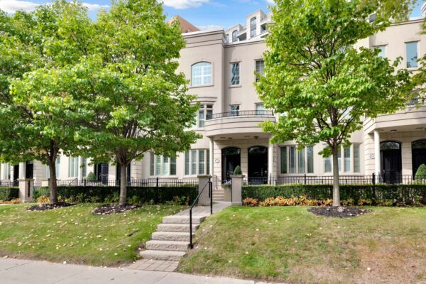 104-Pleasant-Boulevard-Toronto-Web-Salisbury-3