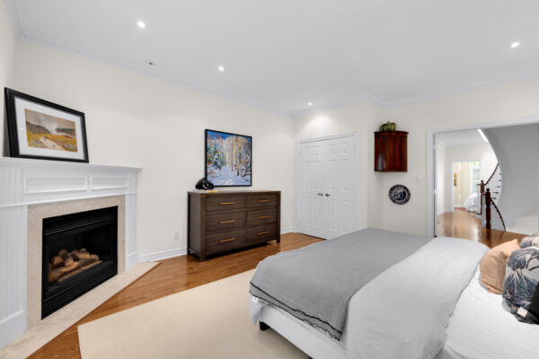 104-Pleasant-Boulevard-Toronto-Web-Salisbury-31