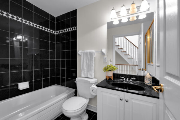 104-Pleasant-Boulevard-Toronto-Web-Salisbury-37