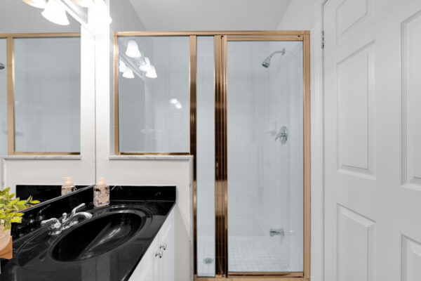 104-Pleasant-Boulevard-Toronto-Web-Salisbury-38