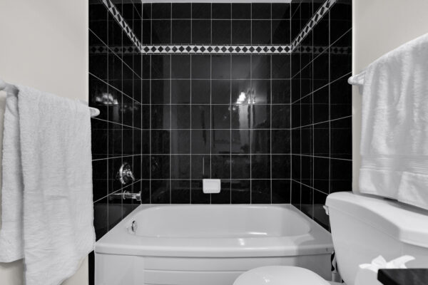 104-Pleasant-Boulevard-Toronto-Web-Salisbury-39