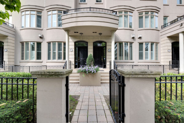 104-Pleasant-Boulevard-Toronto-Web-Salisbury-4
