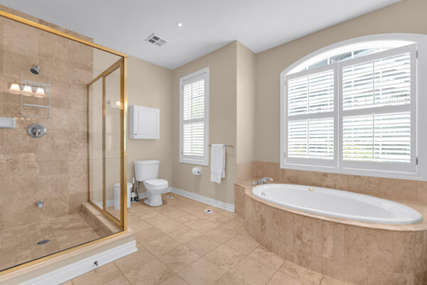 104-Pleasant-Boulevard-Toronto-Web-Salisbury-48