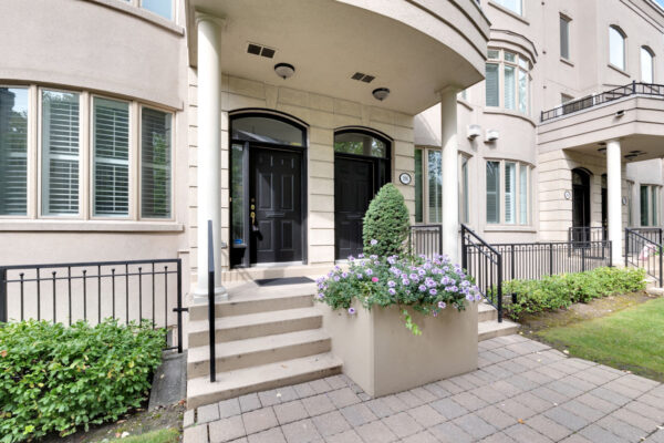 104-Pleasant-Boulevard-Toronto-Web-Salisbury-5