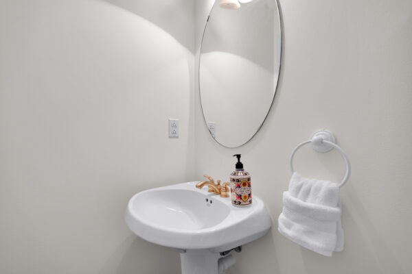 104-Pleasant-Boulevard-Toronto-Web-Salisbury-52