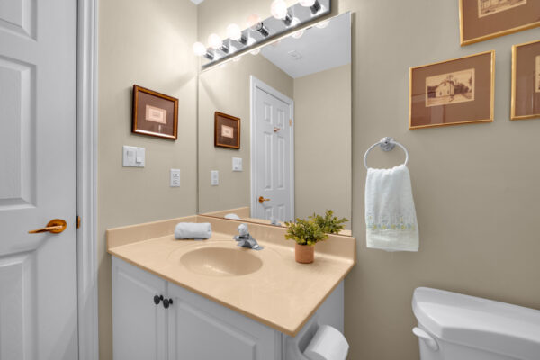 104-Pleasant-Boulevard-Toronto-Web-Salisbury-57
