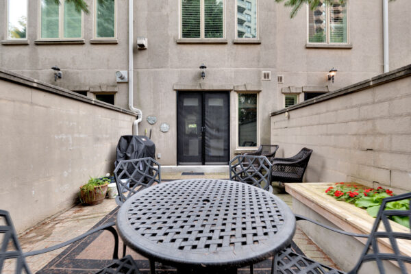 104-Pleasant-Boulevard-Toronto-Web-Salisbury-63
