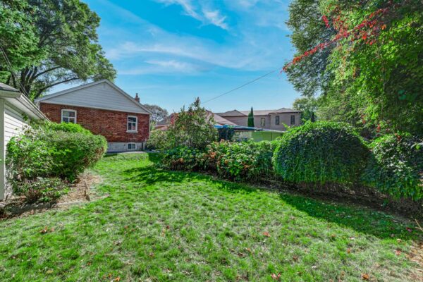 106-Meighen-Avenue-Toronto-Web-Salisbury-17