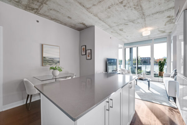 20-Minowan-Miikan-Lane-#418-Toronto-Web-Salisbury-15