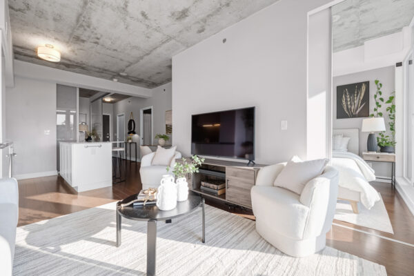 20-Minowan-Miikan-Lane-#418-Toronto-Web-Salisbury-23