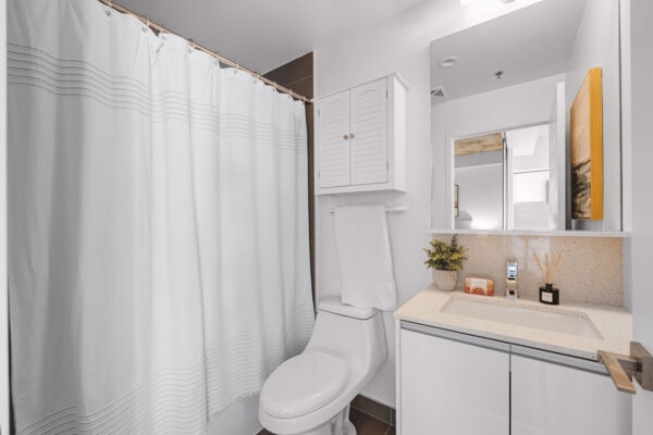20-Minowan-Miikan-Lane-#418-Toronto-Web-Salisbury-32
