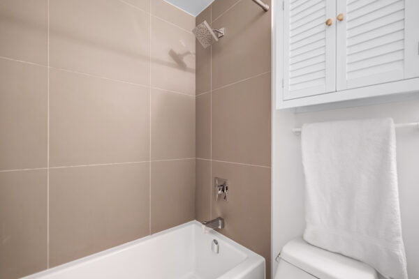 20-Minowan-Miikan-Lane-#418-Toronto-Web-Salisbury-33