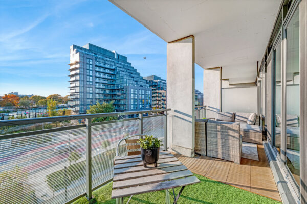 20-Minowan-Miikan-Lane-#418-Toronto-Web-Salisbury-41