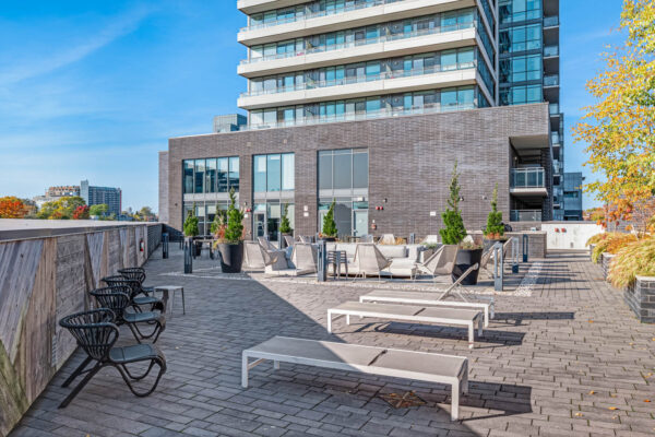 20-Minowan-Miikan-Lane-#418-Toronto-Web-Salisbury-51