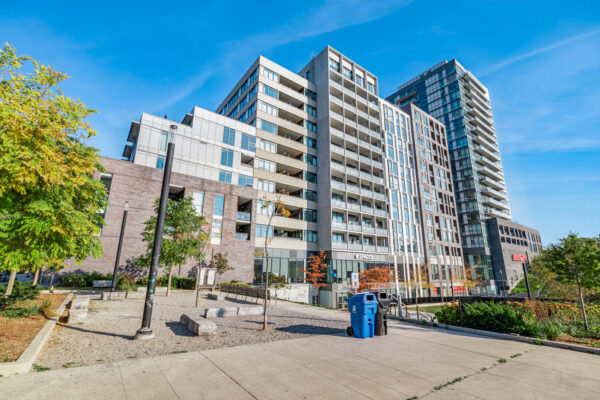 20-Minowan-Miikan-Lane-#418-Toronto-Web-Salisbury-55