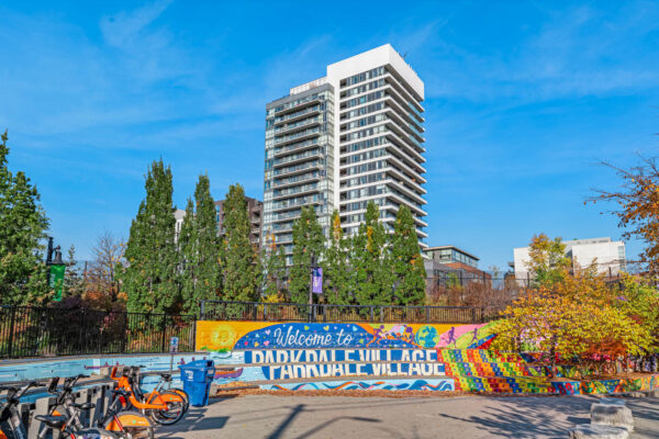 20-Minowan-Miikan-Lane-#418-Toronto-Web-Salisbury-56