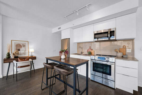 25-Richmond-Street-East-#1212-Toronto-Web-Salisbury-10