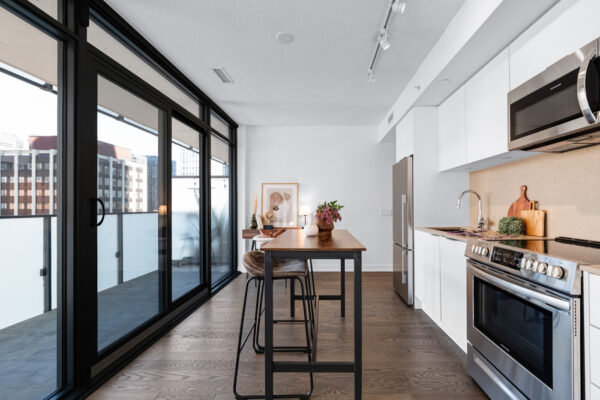 25-Richmond-Street-East-#1212-Toronto-Web-Salisbury-11