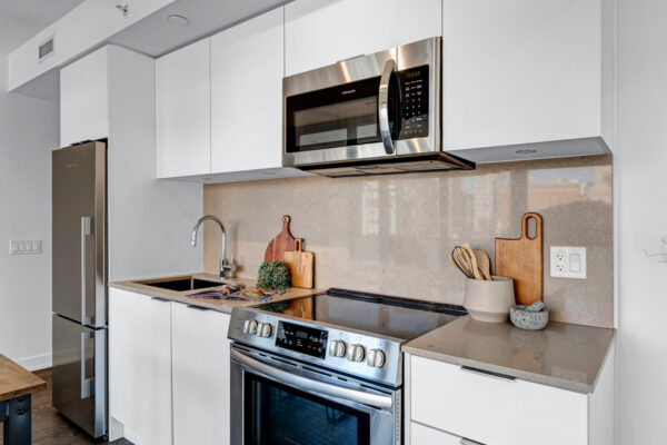 25-Richmond-Street-East-#1212-Toronto-Web-Salisbury-13