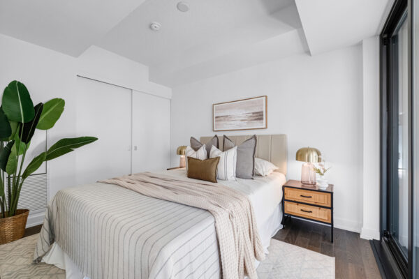 25-Richmond-Street-East-#1212-Toronto-Web-Salisbury-18