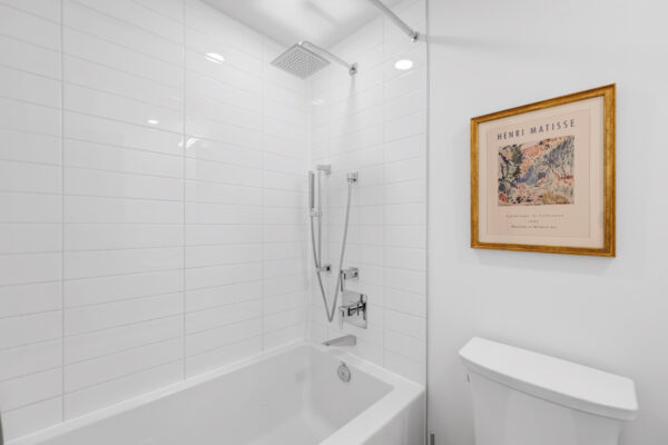 25-Richmond-Street-East-#1212-Toronto-Web-Salisbury-23