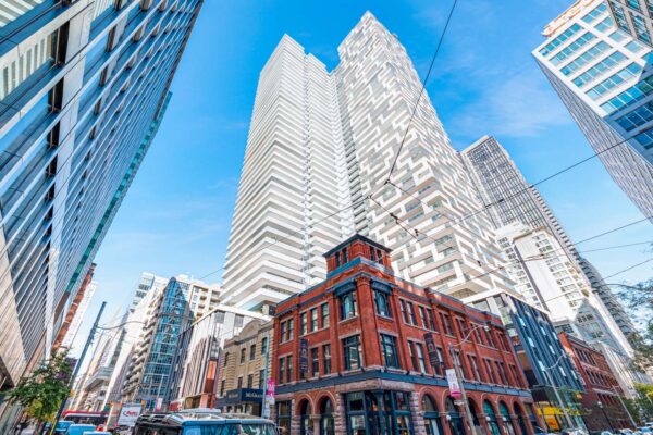 25-Richmond-Street-East-#1212-Toronto-Web-Salisbury-47