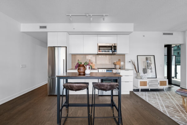 25-Richmond-Street-East-#1212-Toronto-Web-Salisbury-8