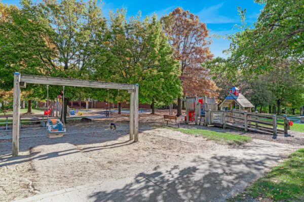 26-Millgate-Crescent-Toronto-Web-Salisbury-32